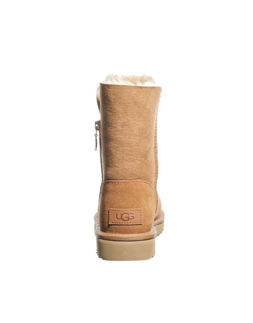 Cizme din piele intoarsa cu fermoar Bailey Zip Short UGG