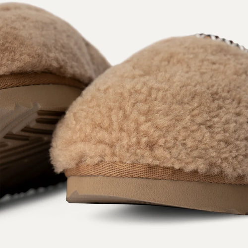 Papuci UGG Tasman Maxi Curly