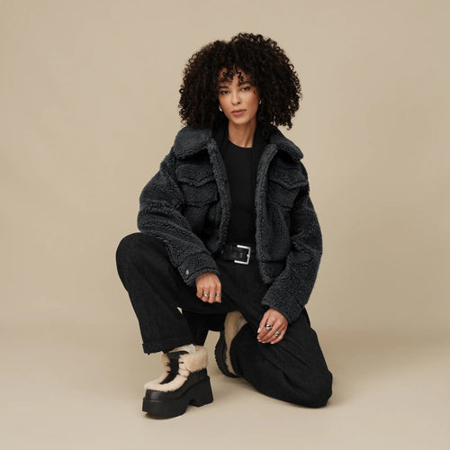 Jacheta UGG Frankie Short Trucker