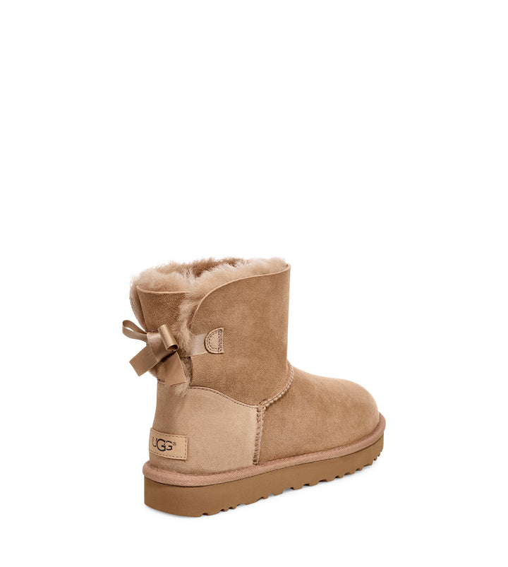 cizme ugg mini cu fundita