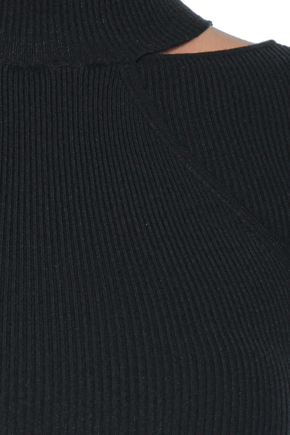 pulover negru - detaliu